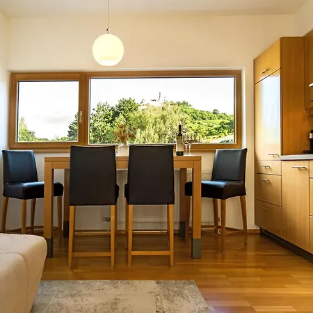 Weingut Stadler Homestay Falkenstein